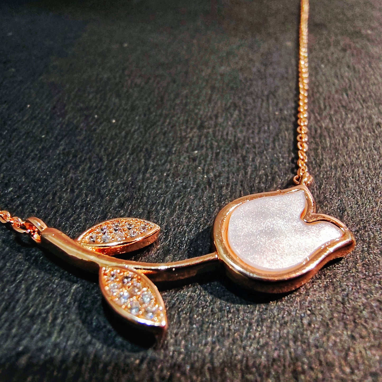 Mother Of Pearl Tulip Necklace