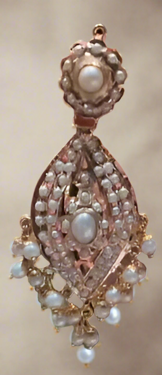 Traditional Pearl Drop Choker