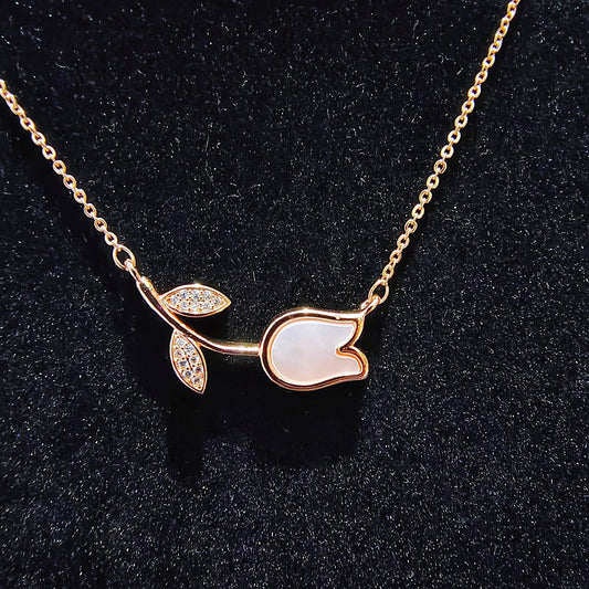 Mother Of Pearl Tulip Necklace
