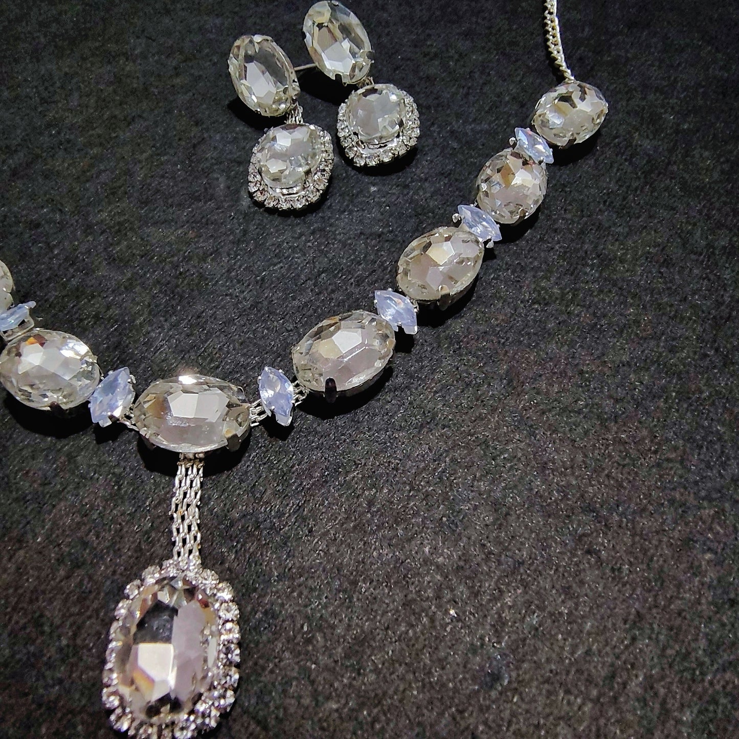 Dazzling Crystal Teardrop Choker Necklace