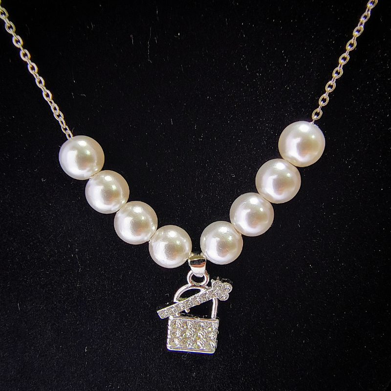 Classic Pearl Choker with Crystal Lock Pendant & Stud Earrings