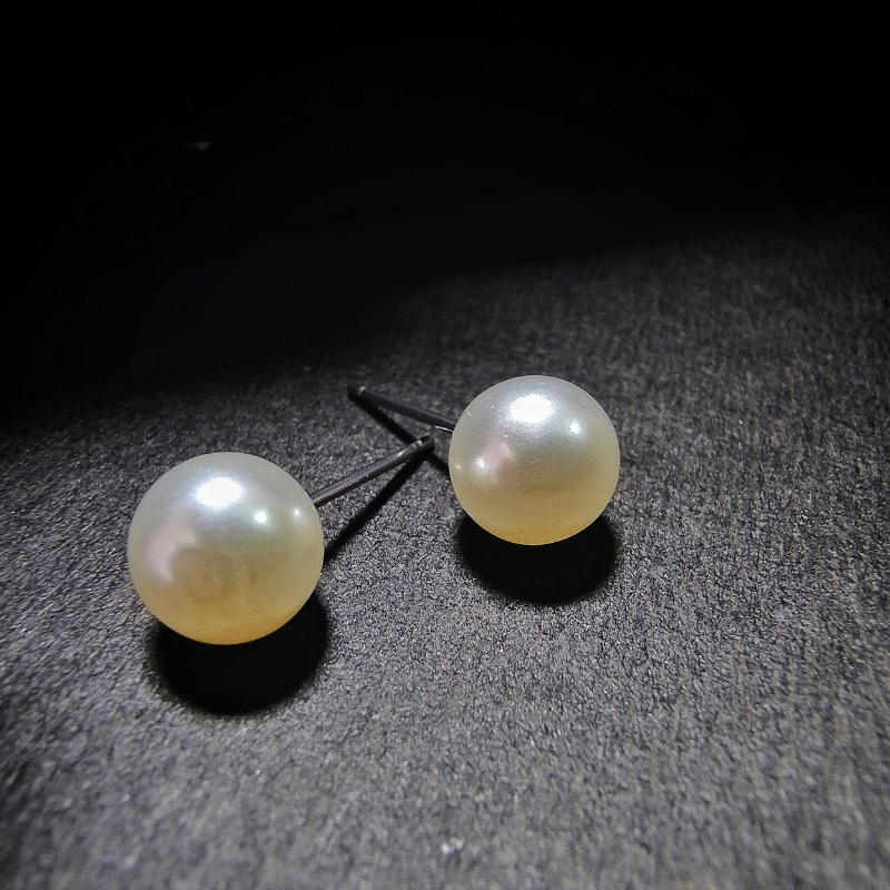 Classic Pearl Choker with Crystal Butterfly Pendant & Stud Earrings