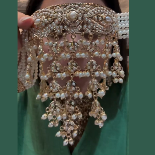Traditional Pearl Drop Choker