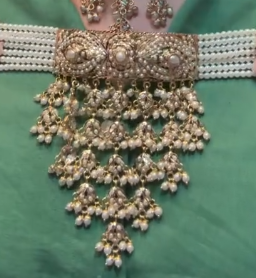 Traditional Pearl Drop Choker